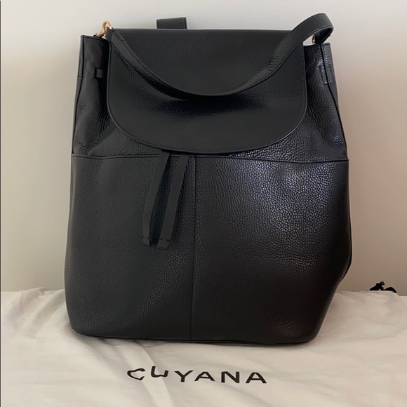 Cuyana Handbags - Cuyana Large Leather Backpack in Black
